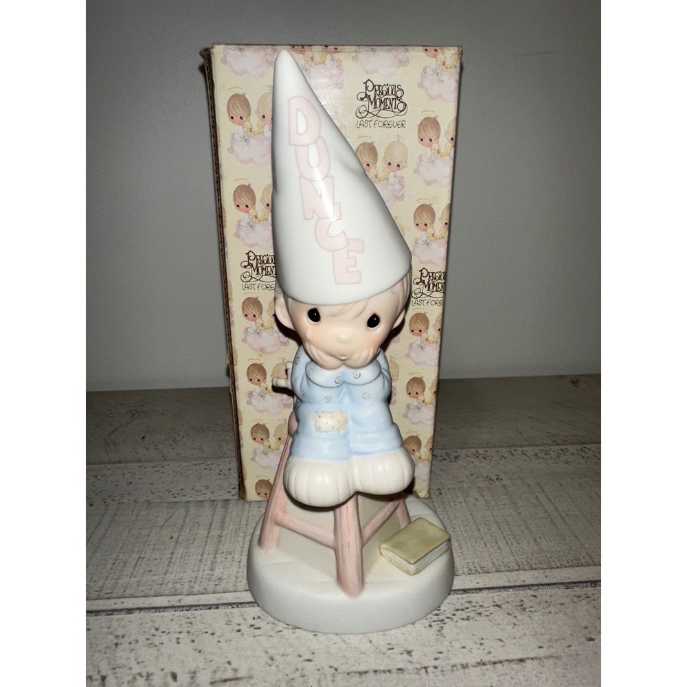 Precious Moments Nobodys Perfect Boy Dunce Cap Figurine E-9268 Vintage 1982 Box